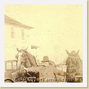 Dennis_Cournoyer_and_2_horses * 504 x 800 * (147KB)
