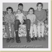 Lisa_Kent_baby_Kurt_Nan_and_Rene_Cournoyer__(thanks_to_Louie_Cournoyer) * 334 x 488 * (20KB)
